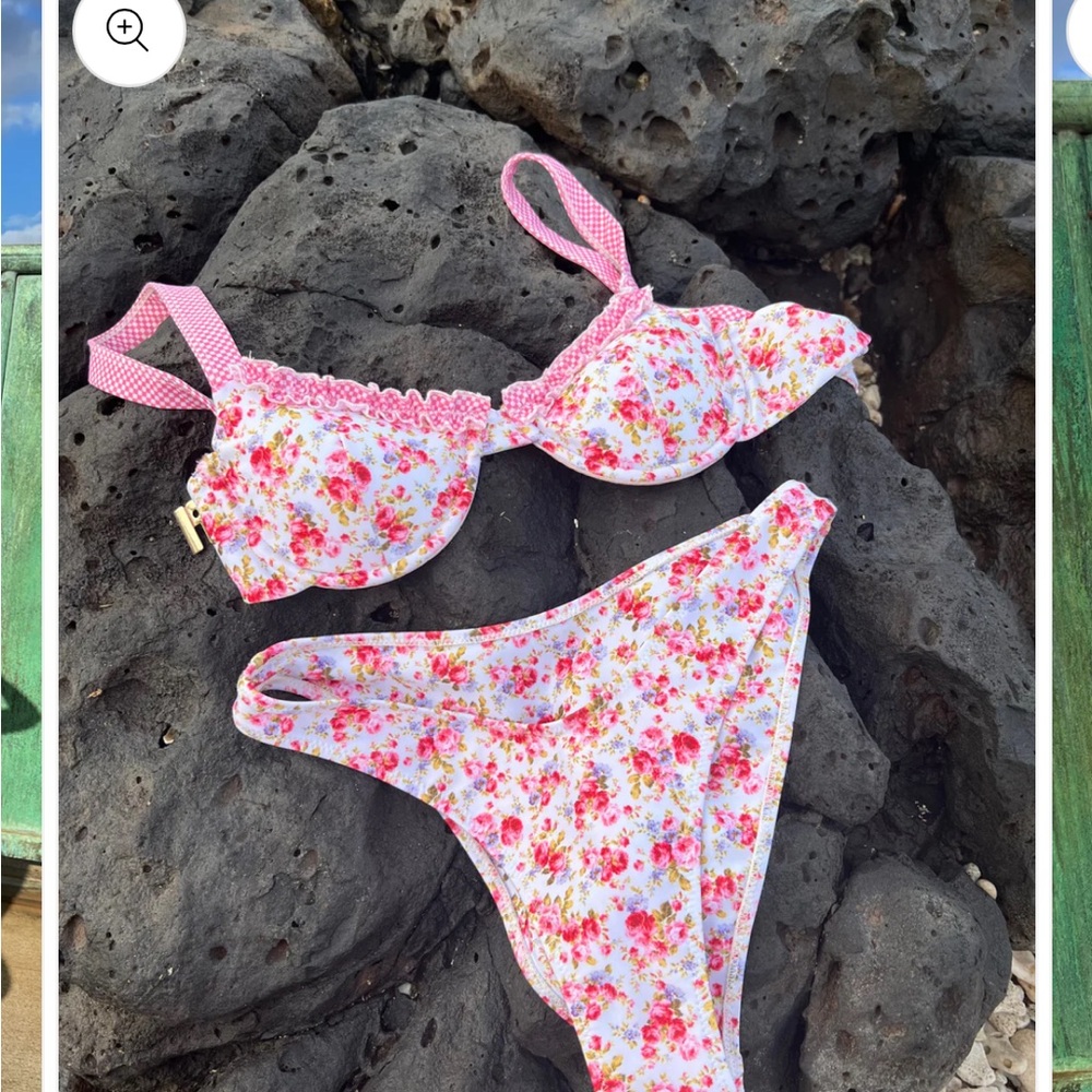 Strawberry Milk Mob Floral Bikini TOP ONLY - Pink and White (NEW WITH TAGS)